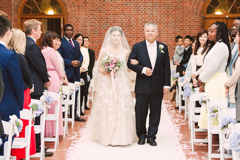 father daughter wedding aisle